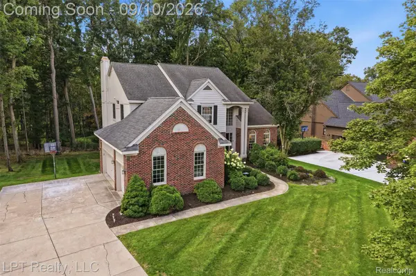 1419 Woodbridge LN, Wixom, MI 48393