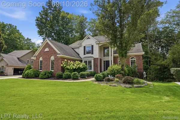 1419 Woodbridge LN, Wixom, MI 48393