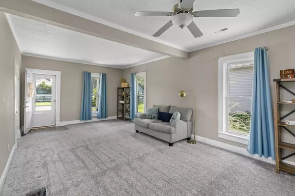 116 2nd Street, West Des Moines, IA 50265