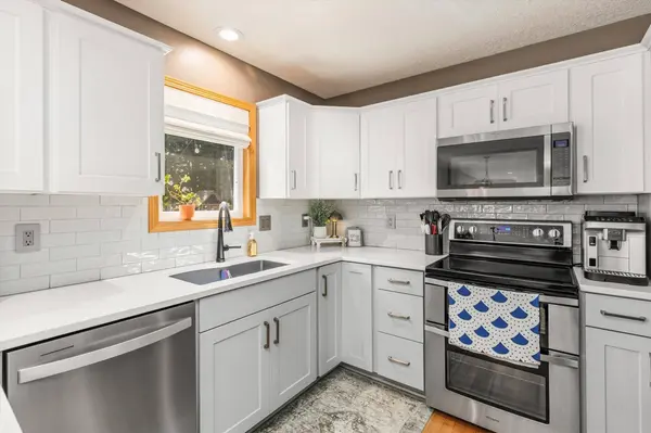 6317 NW 97th Street, Johnston, IA 50131