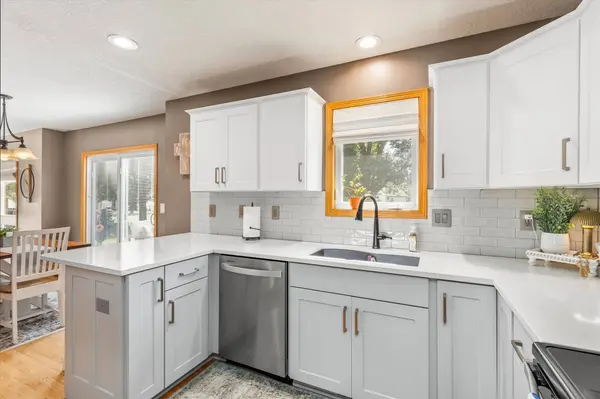 6317 NW 97th Street, Johnston, IA 50131