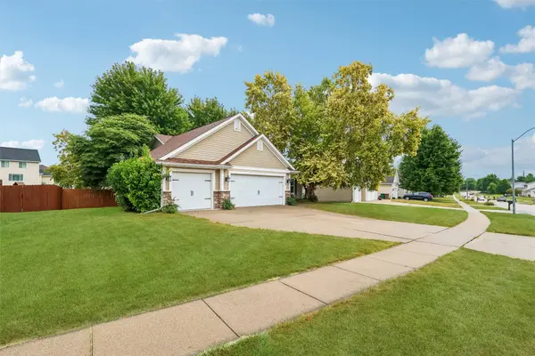 1579 Nine Iron Drive, West Des Moines, IA 50266