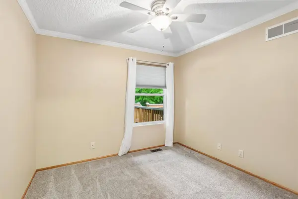 1579 Nine Iron Drive, West Des Moines, IA 50266