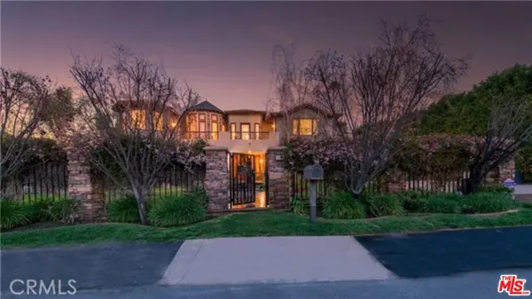 5230 Quakertown Ave, Woodland Hills, CA 91364
