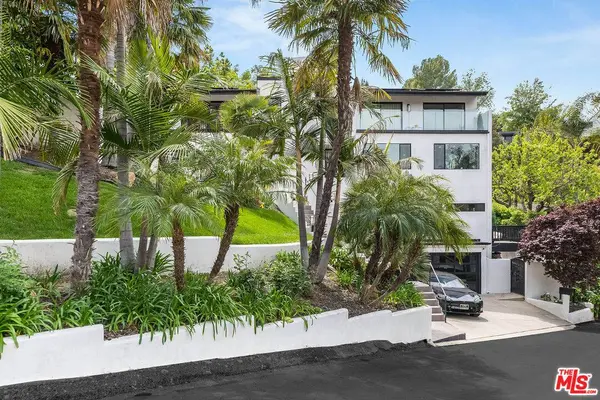4961 Marmol Dr, Los Angeles, CA 91364