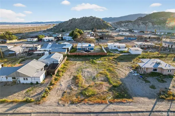 13797 Sutter St, Trona, CA 93562