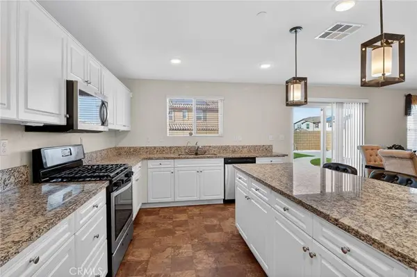 14482 Sweetwater PL, Victorville, CA 92394