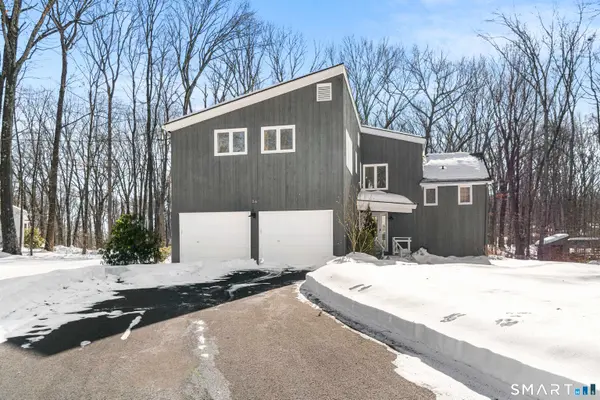 26 Burnwood Drive, Bloomfield, CT 06002