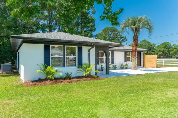 38 NW Deal Avenue, Fort Walton Beach, FL 32548