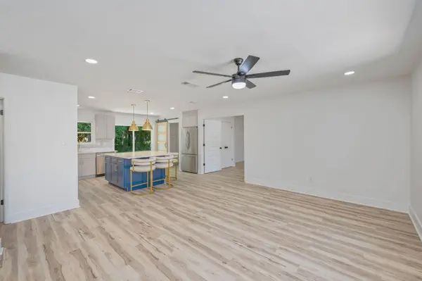 38 NW Deal Avenue, Fort Walton Beach, FL 32548