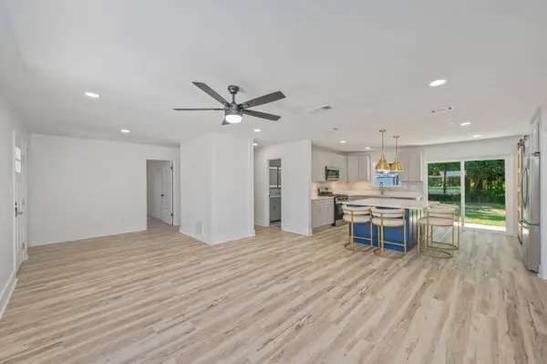 38 NW Deal Avenue, Fort Walton Beach, FL 32548