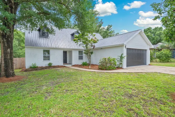 135 Nicole LN, Crestview, FL 32539