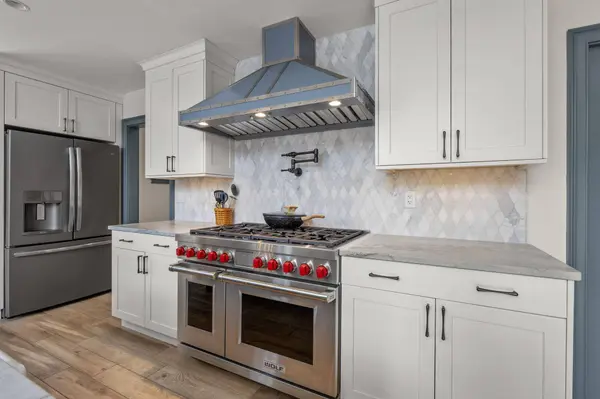 9 Horseshoe Bend Way, Mashpee, MA 02649