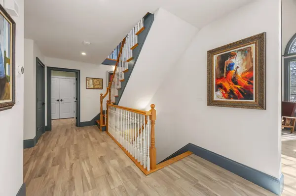 9 Horseshoe Bend Way, Mashpee, MA 02649