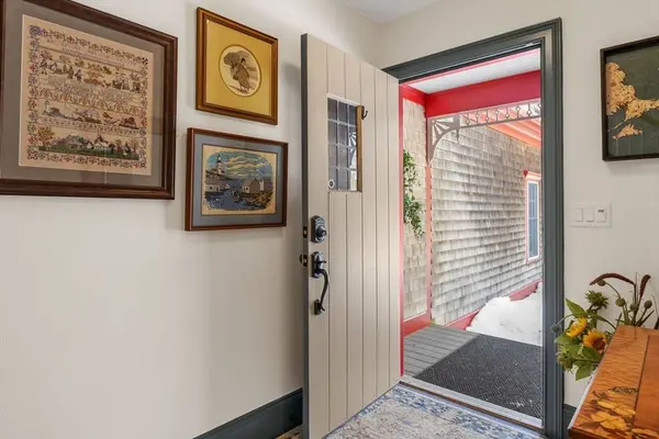 9 Horseshoe Bend Way, Mashpee, MA 02649