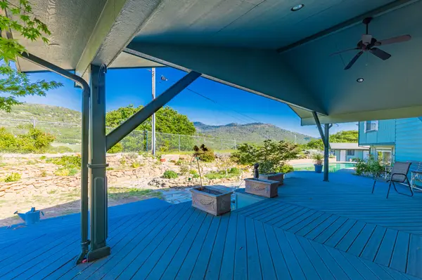 5495 Hillcrest Rd, Medford, OR 97504-9324