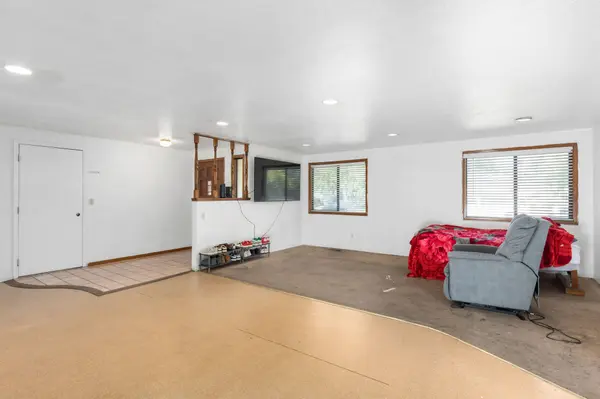 2217 Jubilant Ave, Medford, OR 97504-4738