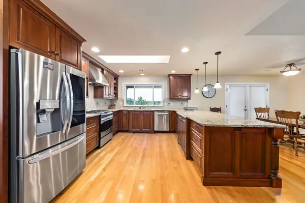 60 Wedgewood Dr, Eagle Point, OR 97524-7791