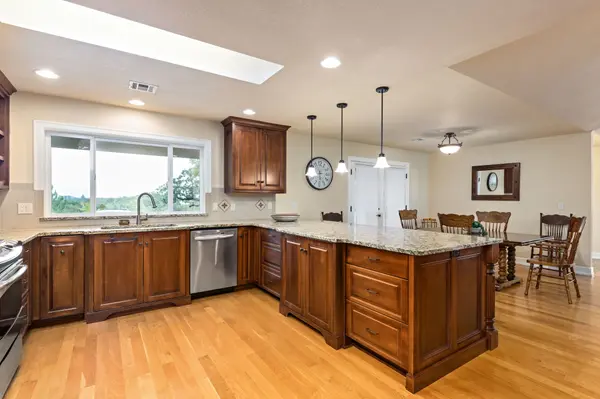 60 Wedgewood Dr, Eagle Point, OR 97524-7791
