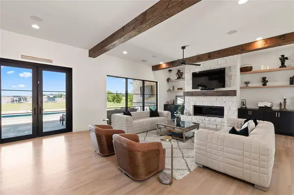 111 Sun Valley, Mabank, TX 75147