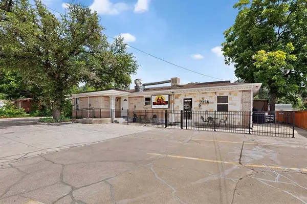 7224 Glenview Drive, Richland Hills, TX 76180