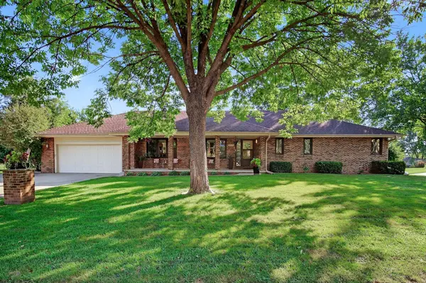 3913 Horton Trail, Urbandale, IA 50322