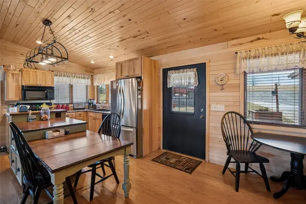 1258 Green Acres Drive, Ellston, IA 50074