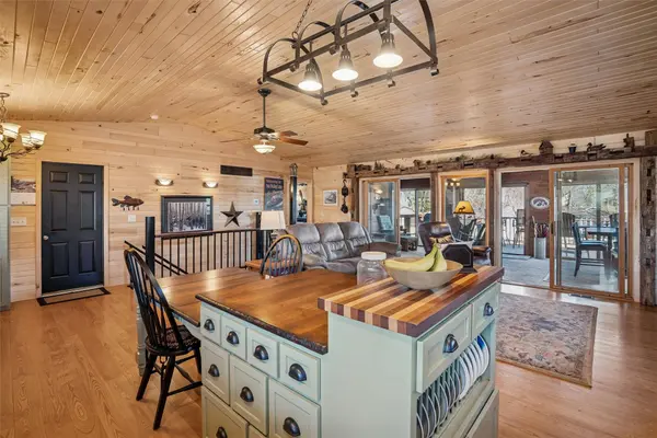 1258 Green Acres Drive, Ellston, IA 50074