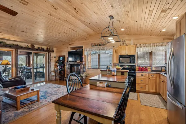 1258 Green Acres Drive, Ellston, IA 50074