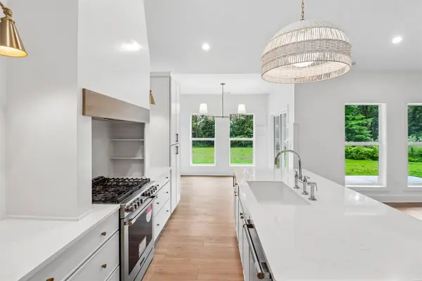4625 NW Lovington Drive, Des Moines, IA 50310