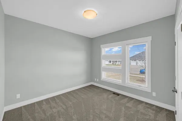 16734 Maple Street, Clive, IA 50325