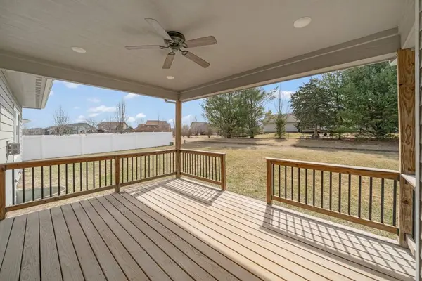 16734 Maple Street, Clive, IA 50325