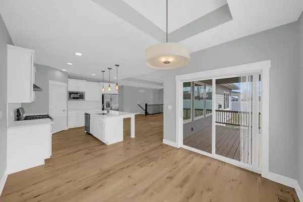 16734 Maple Street, Clive, IA 50325