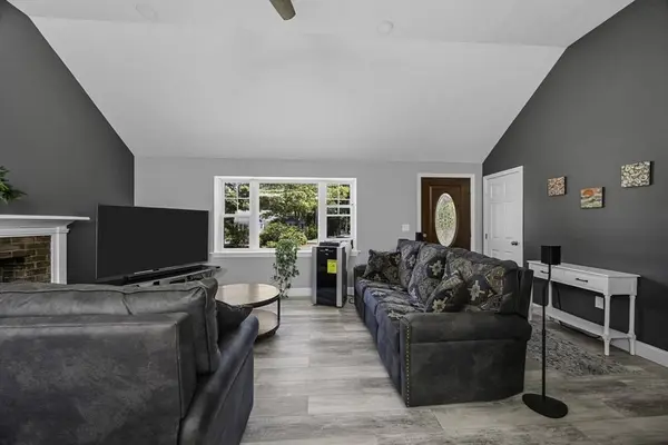 295 Sudbury Ln, Barnstable, MA 02601