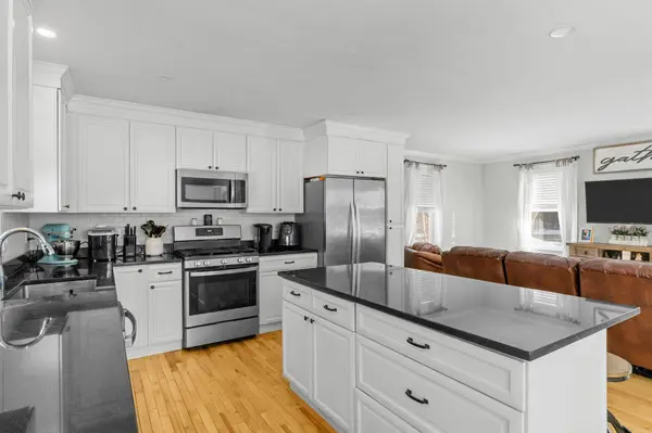 1597 Santuit Newtown Road, Cotuit, MA 02635
