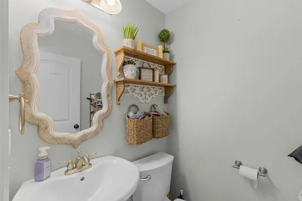 1597 Santuit Newtown Road, Cotuit, MA 02635