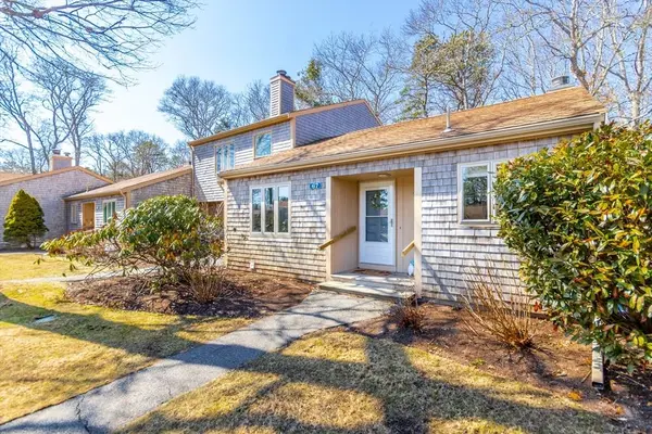 67 Woodland Trl #67, Falmouth, MA 02536