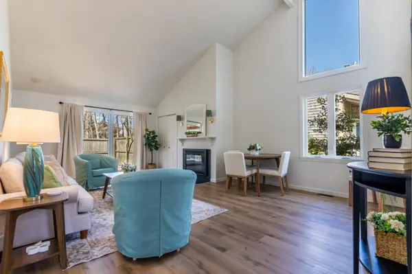 67 Woodland Trail #67, Teaticket, MA 02536