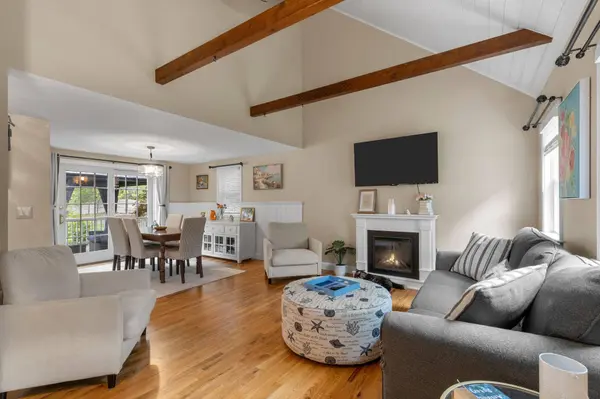 195 Knotty Pine Lane, Centerville, MA 02632