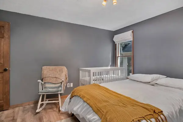2 Sharon Ln, Sandwich, MA 02644