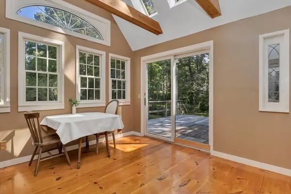 2 Sharon Ln, Sandwich, MA 02644