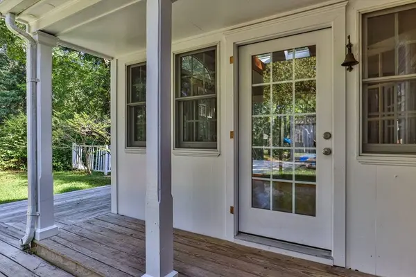 2 Sharon Ln, Sandwich, MA 02644