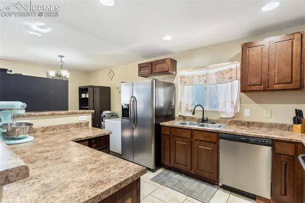 616 Squire ST, Colorado Springs, CO 80911
