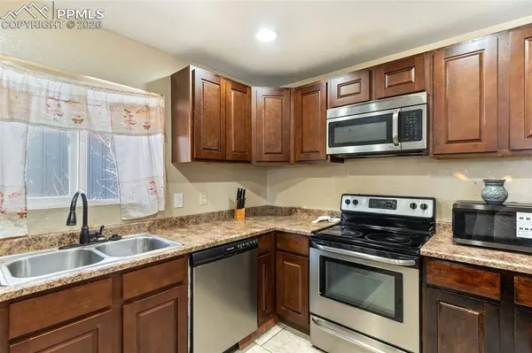 616 Squire ST, Colorado Springs, CO 80911