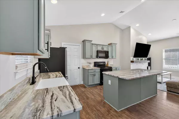 124 Lodestone Ct, Moncks Corner, SC 29461