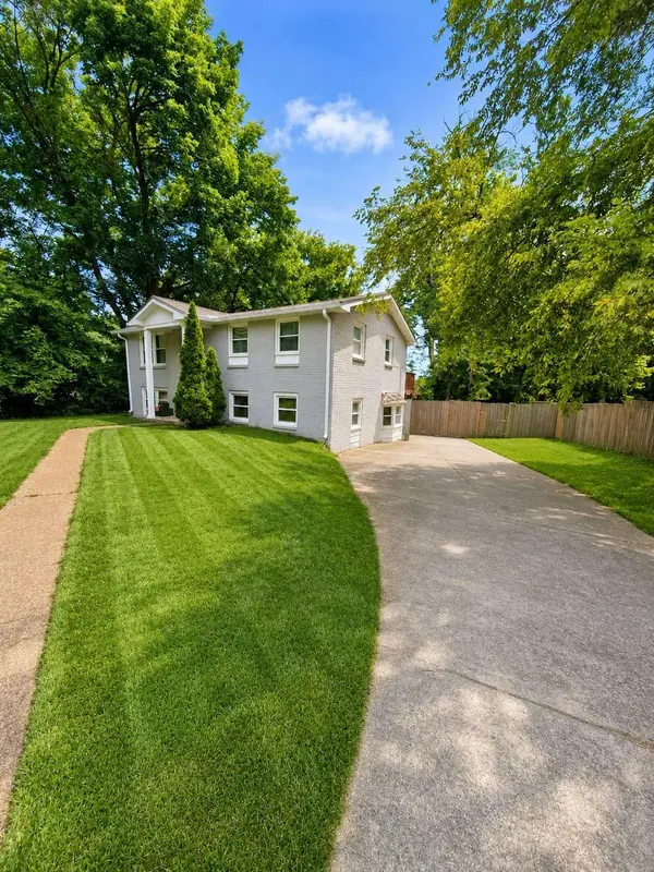 102 Moyna Dr