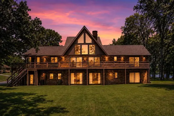 103 W Ridge Dr