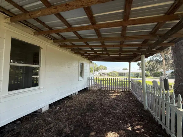 102 POSSUM HOLLOW RD, Georgetown, FL 32139