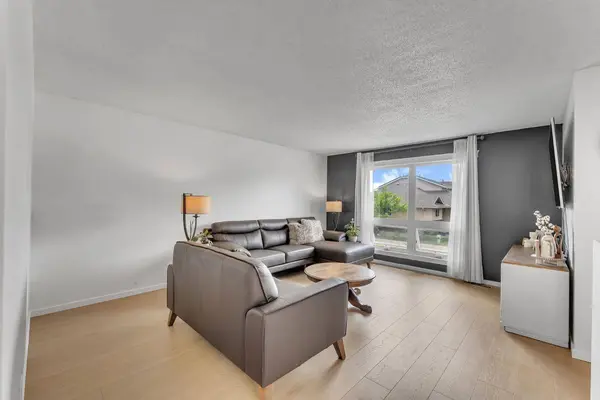 74 Eldorado RD SE, Airdrie, AB T4B 1C1