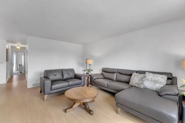 74 Eldorado RD SE, Airdrie, AB T4B 1C1